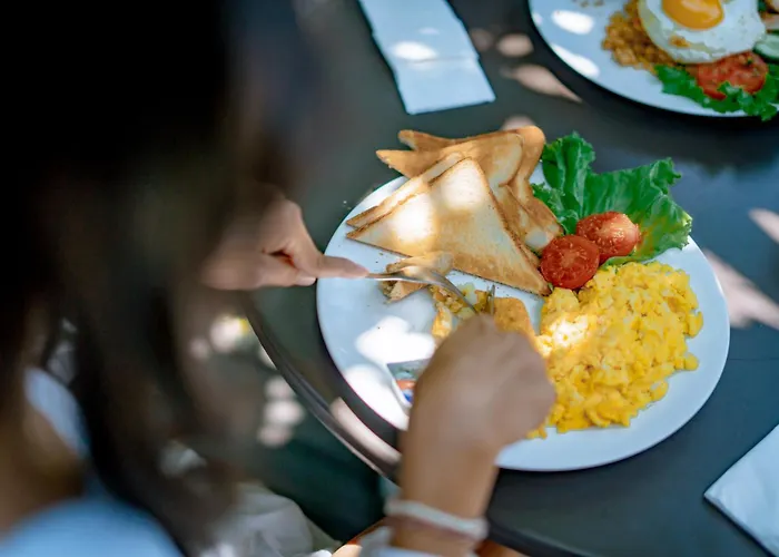 Sari Hotel 3*